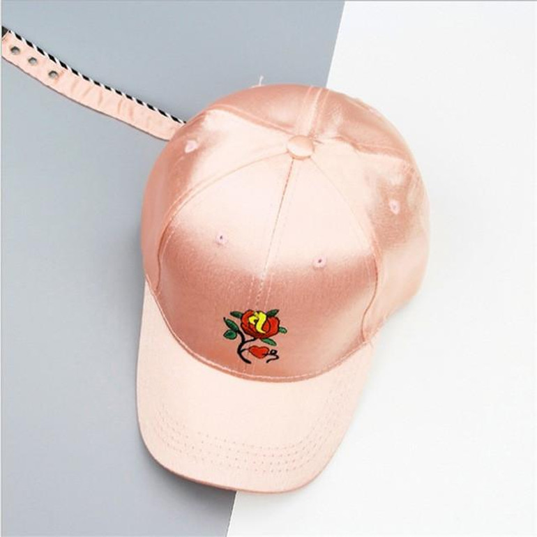 2017 Popular Floral Embroidery Baseball Cap For Women Snapback Hat Summer Sun hat Leisure Hats Fashion Ajustable Hip Hop Hats
