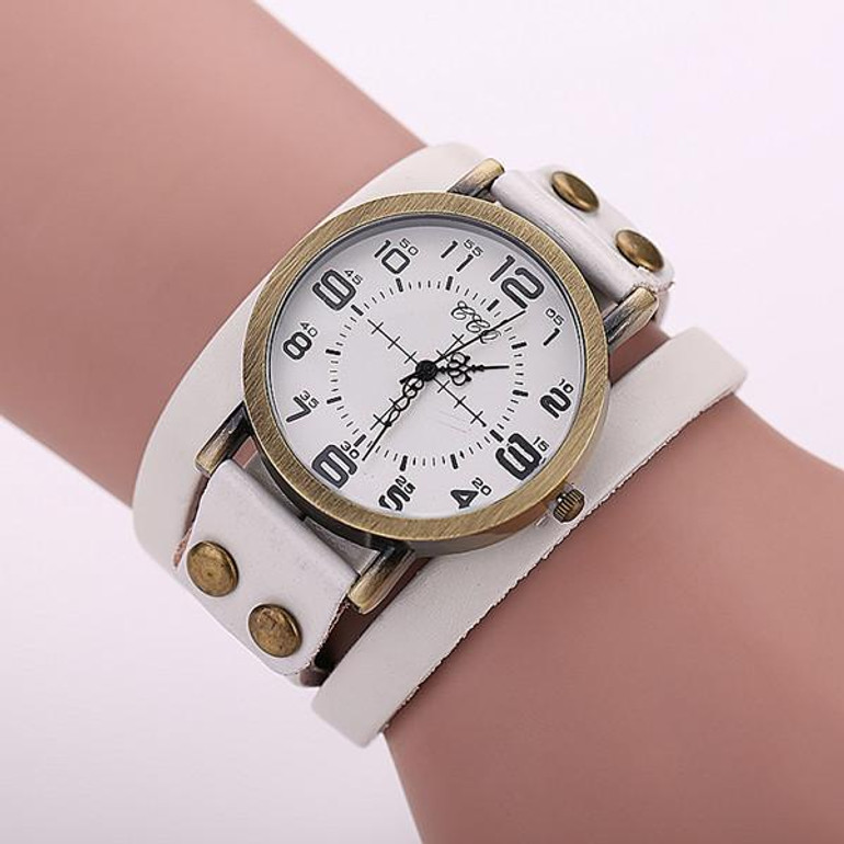 CCQ Vintage Cow Leather Bracelet Watch High Quality Antique Women Wrist Watch Casual Quartz Watch Relogio Feminino 1347 CCQ Vintage Cow Leather Bracelet Watch High Quality Antique Women Wrist Watch Casual Quartz Watch Relogio Feminino 1347