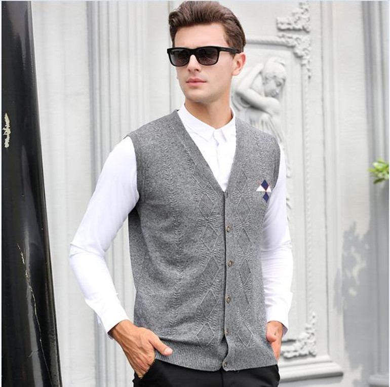 New design mens autumn cashmere sweater vest fashion plaid sleeveless sweater man argyle v-neck wool sweater cardigan