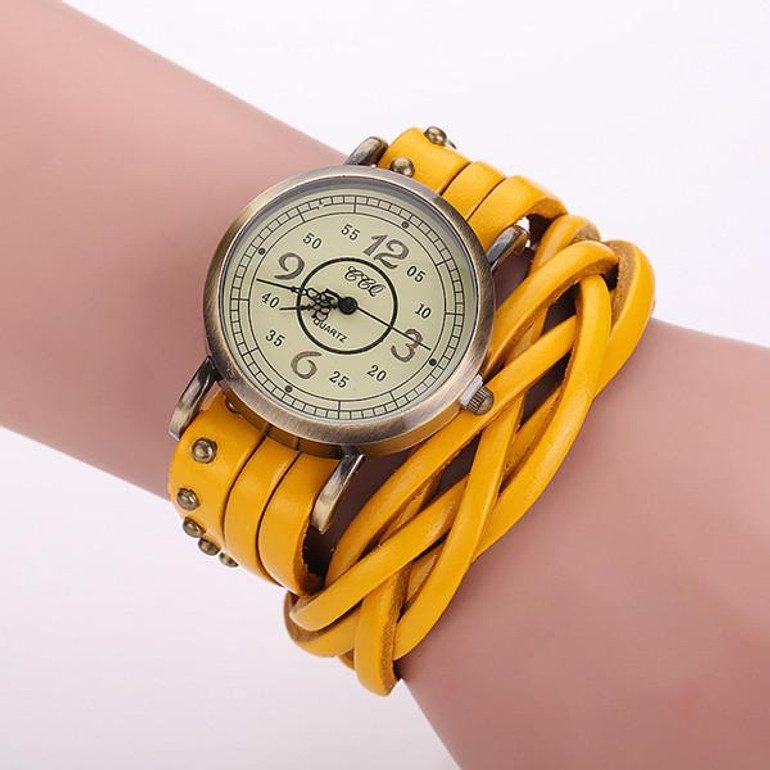 High Quality Vintage Cow Leather Rivet Watch Women Antique Wrist Watch Casual Quartz Watch Relogio Feminino Reloj Mujer BW1513 High Quality Vintage Cow Leather Rivet Watch Women Antique Wrist Watch Casual Quartz Watch Relogio Feminino Reloj Mujer BW1513