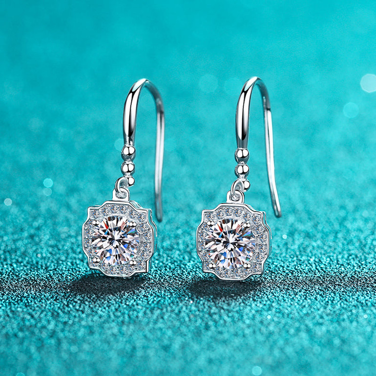 1.0ct/2.0ct Round Cut Moissanite Diamond Hook Earrings