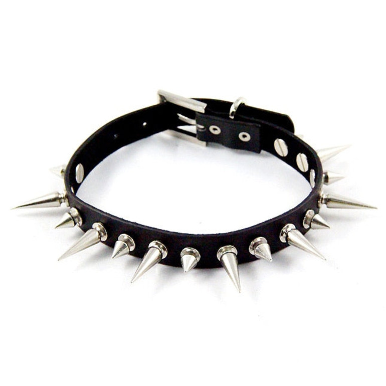 LONG SPIKE CHOKER