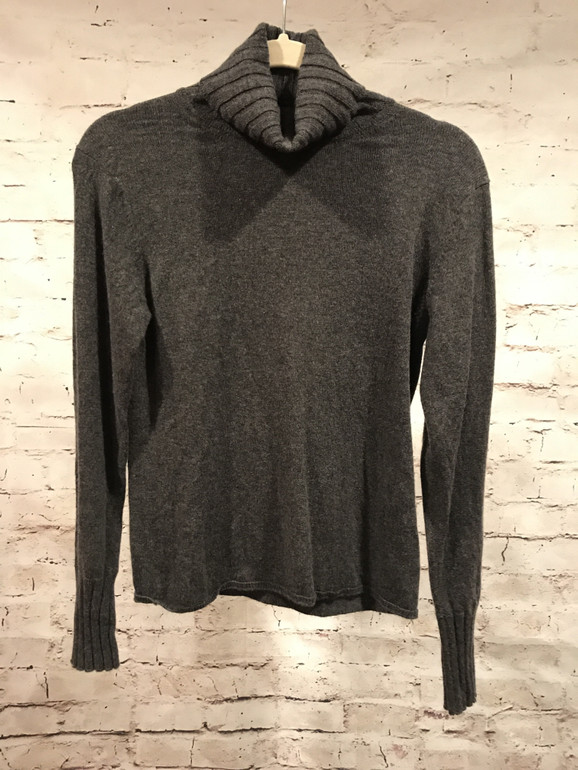 GRAY CASHMERE TURTLENECK
