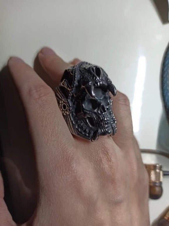 SS hammered skull ring