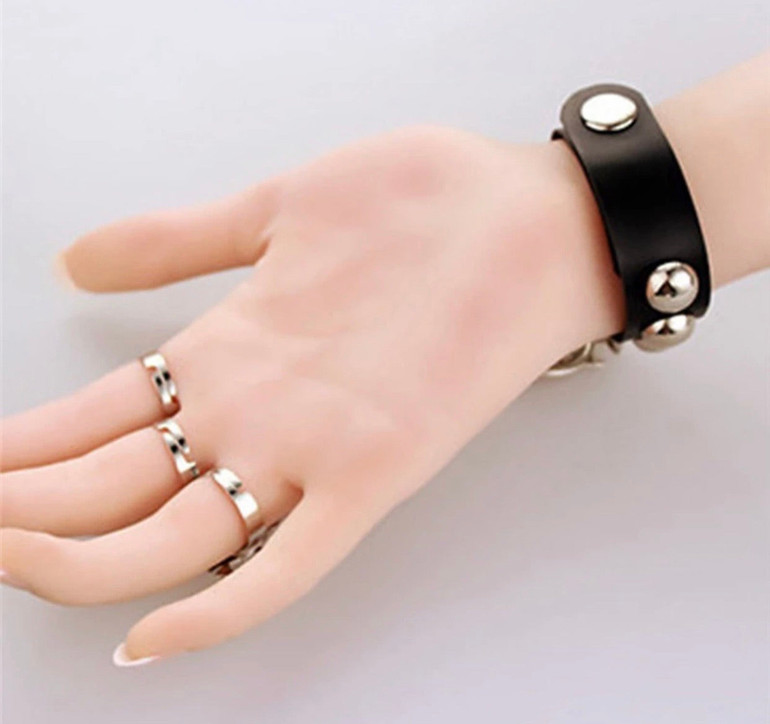 skulls ring wolf slave bracelet