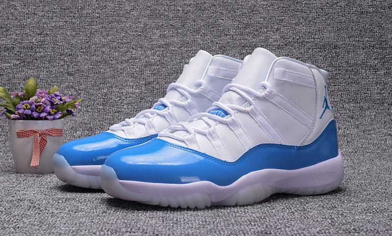 Air Jordan 11 University Blue