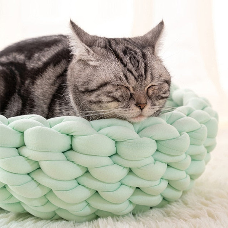 Woven Cat Bed Pet Nest Warm Soft Cat Basket Hot Sale Cat Lazy Lounger Wool Cotton Kennel Dog Sleeping House Cat Cave Pet Supply