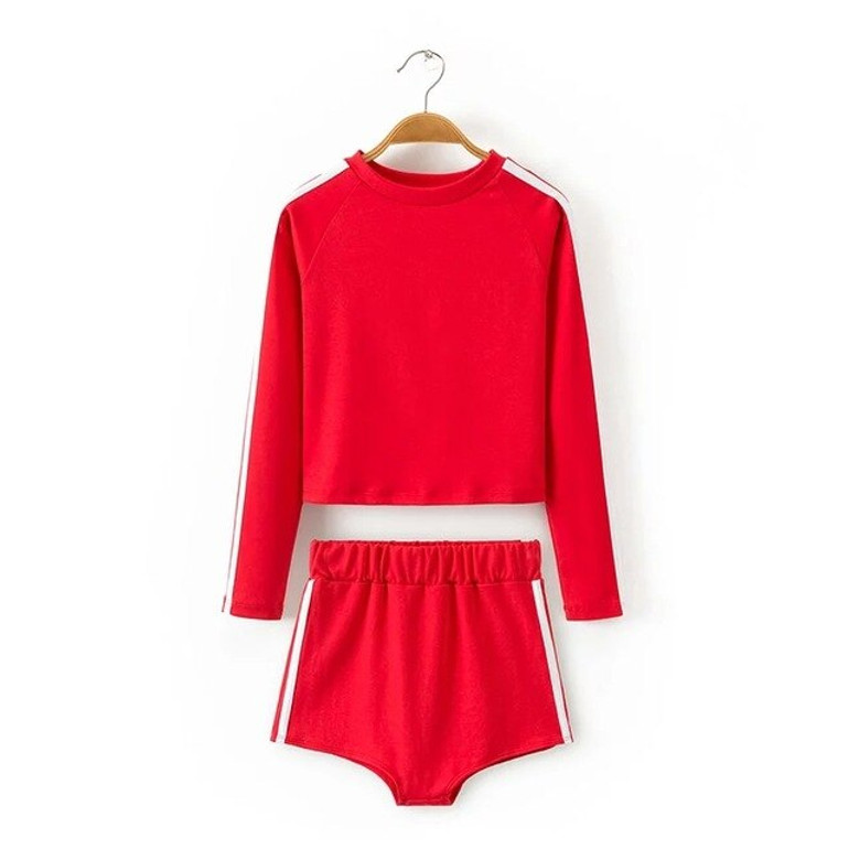 Women Contrast Binding Fitted Top & Shorts Set