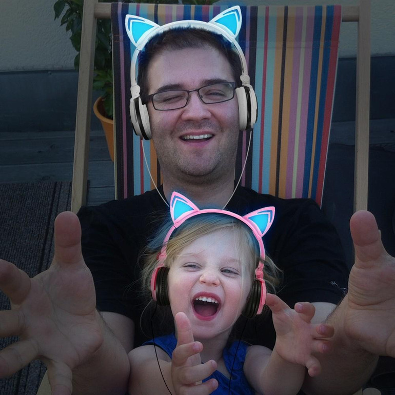 Flashing Cat Ear Headphones Flashing Cat Ear Headphones