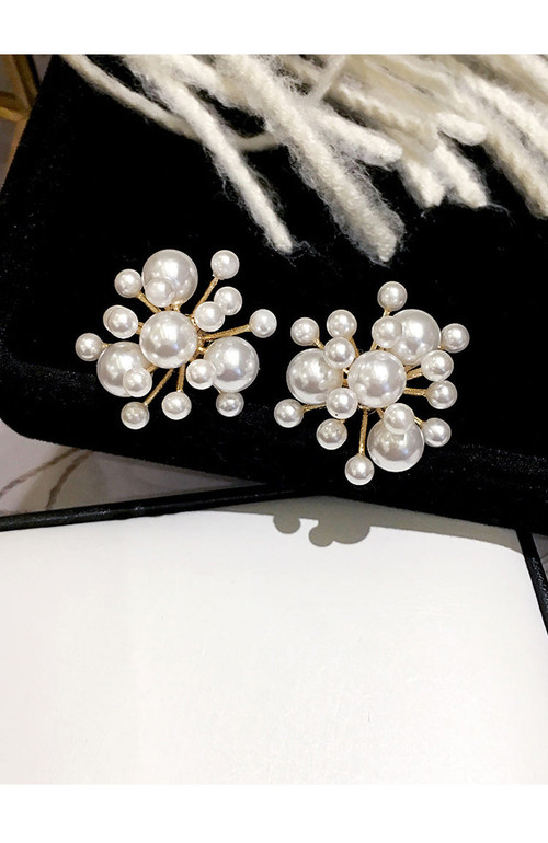 Finoa Bloom Pearl Earring