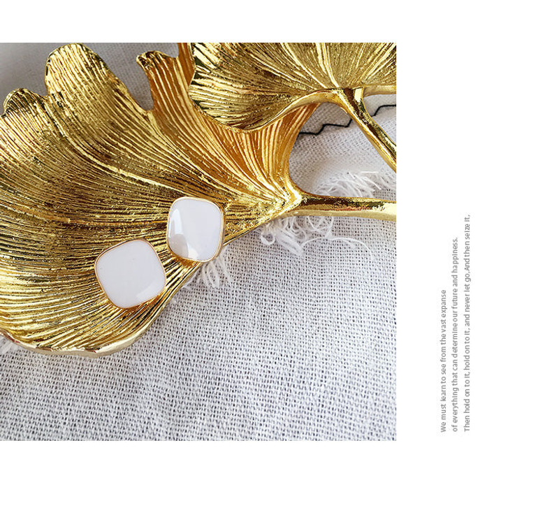 Jane Minimalist Earrings Studs