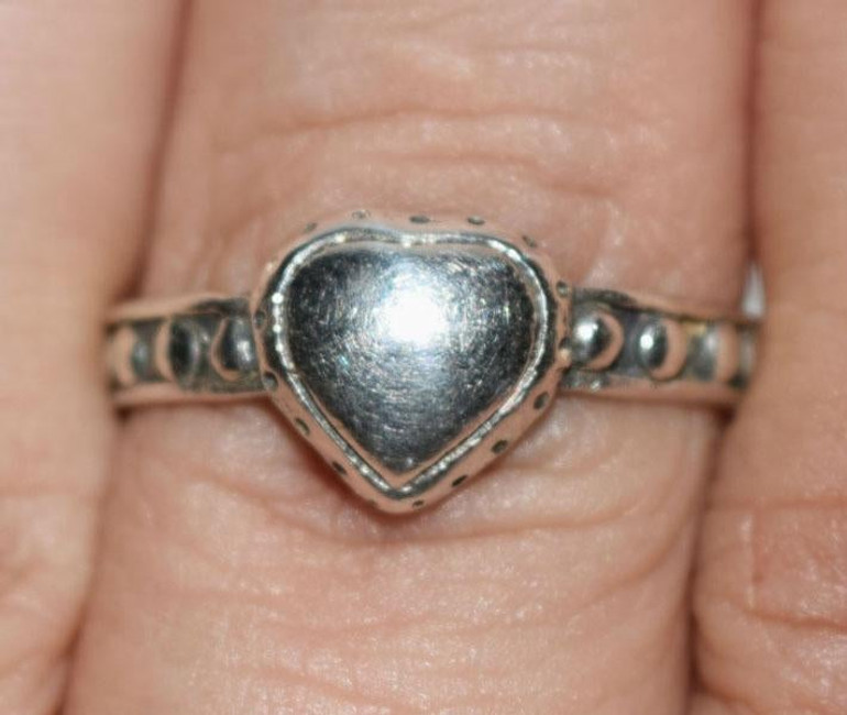 Vintage Sterling Heart Ring Size 8