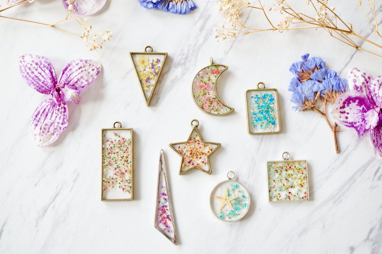 Real Dried Flowers in Resin Heart Necklace in Red Yellow Mix