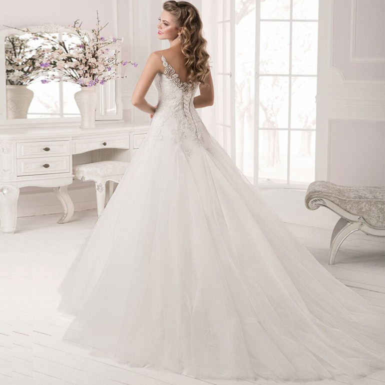 Scoop Neck Sleeveless Beading Applique Tulle Bride Dress
