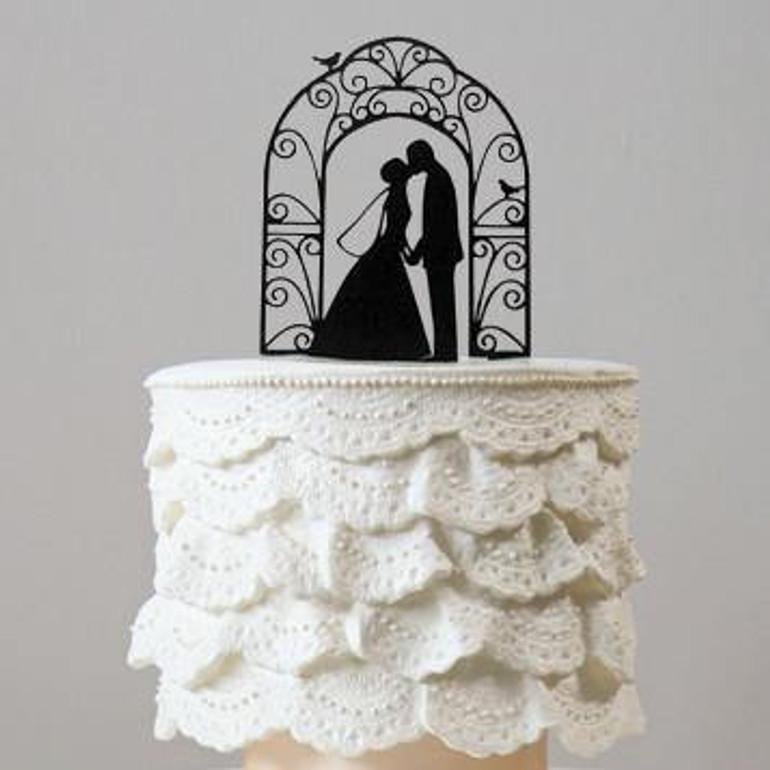 Romantic Cake Topper Decoration (Bride Groom Kissing under Wedding Arch)