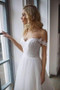 Off Shoulder Sweetheart Tulle Lace Appliques Sweep Train Wedding Dresses W561