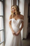 Off Shoulder Sweetheart Tulle Lace Appliques Sweep Train Wedding Dresses W561