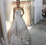 Luxury Sweetheart Sleeveless Ball Gown Lace A Line Lace Wedding Dress W542