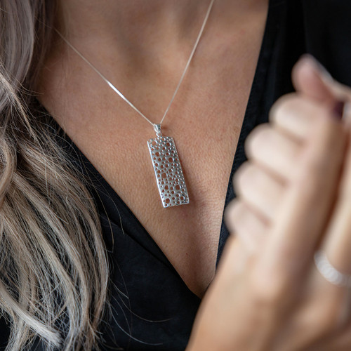 Hali Pendant & Chain - Silver