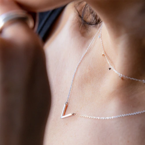 Vana V-Shaped Necklace - Silver