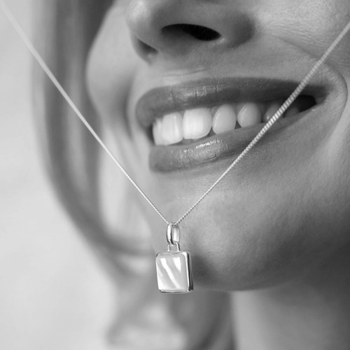 Liga Square Mother of Pearl Pendant & Chain - Gold