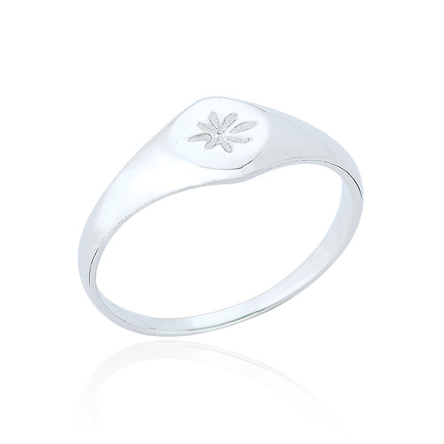 Zahia Star Signet Ring - Silver