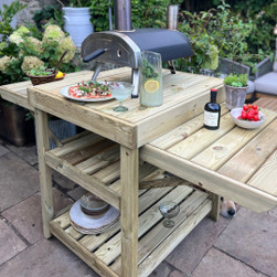 Garden Pizza Oven Table. Image credit: @IvyCottageCountry