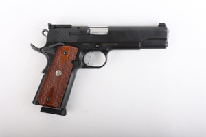 Smith & Wesson SW1911 45ACP w/ Target Sights Smith & Wesson SW1911 45ACP w/ Target Sights