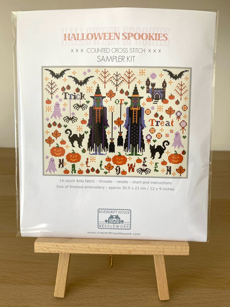 CROSS STITCH KIT 14ct AIDA Halloween Spookies