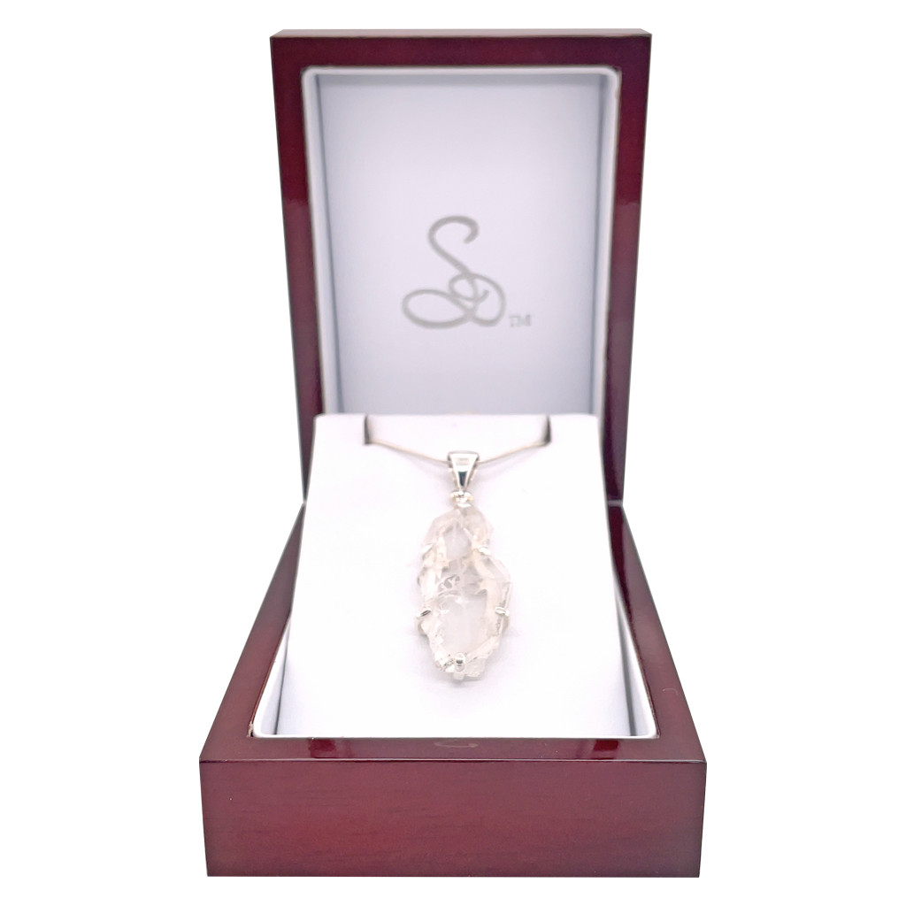 Faden Quartz Crystal Pendant Necklace (FA1145)