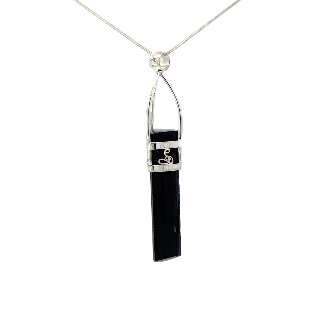 Black Tourmaline Pendant Necklace (AE1097)