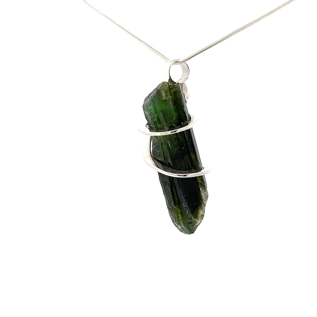 Green Tourmaline Pendant Necklace (D1031)