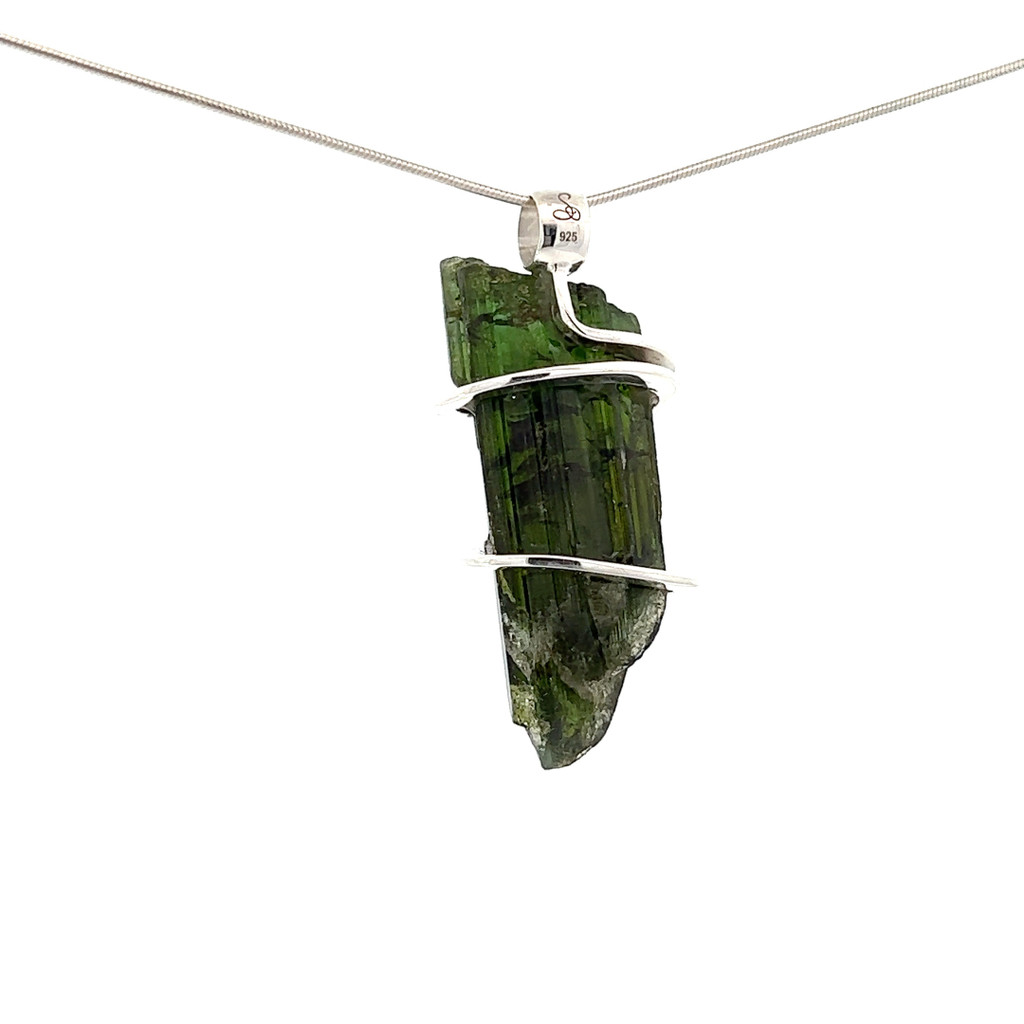 Green Tourmaline Pendant Necklace (D1031)