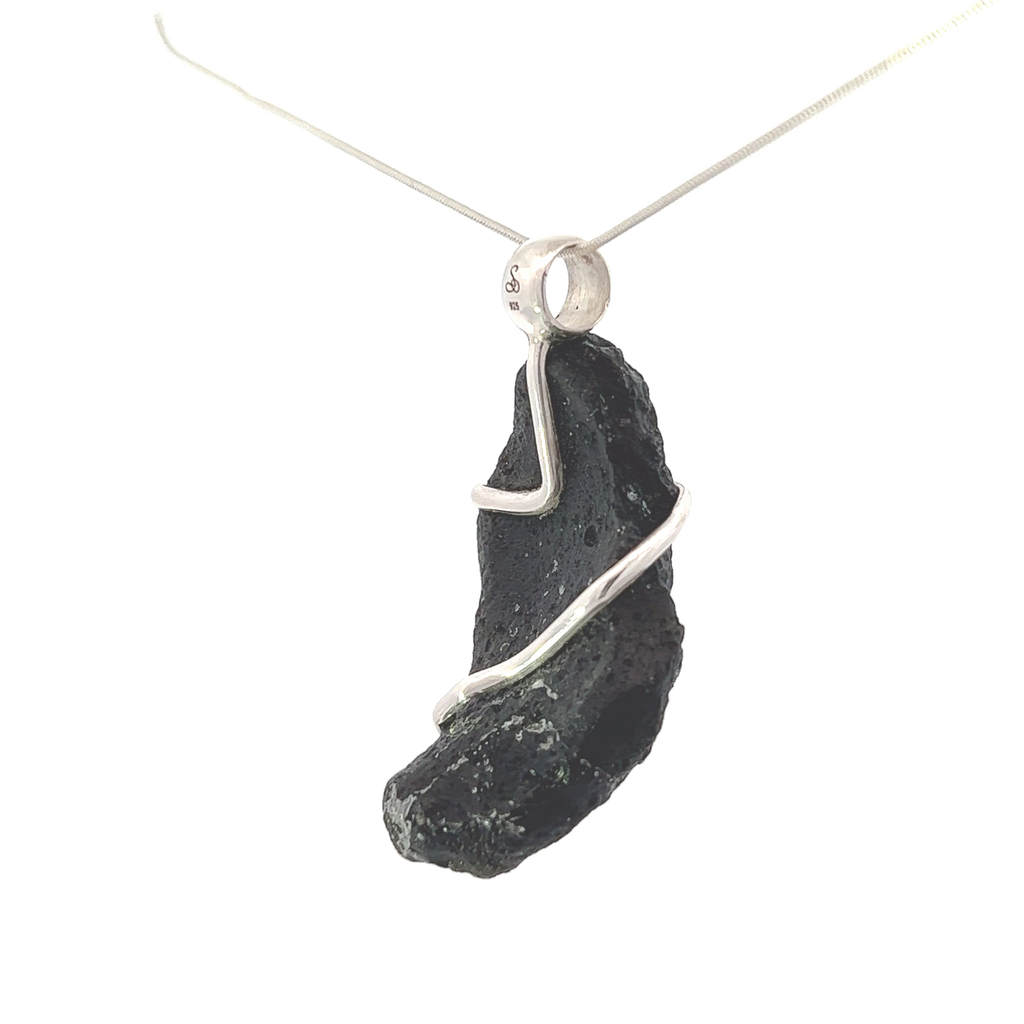 Tektite Crystal Pendant Necklace (M1296)