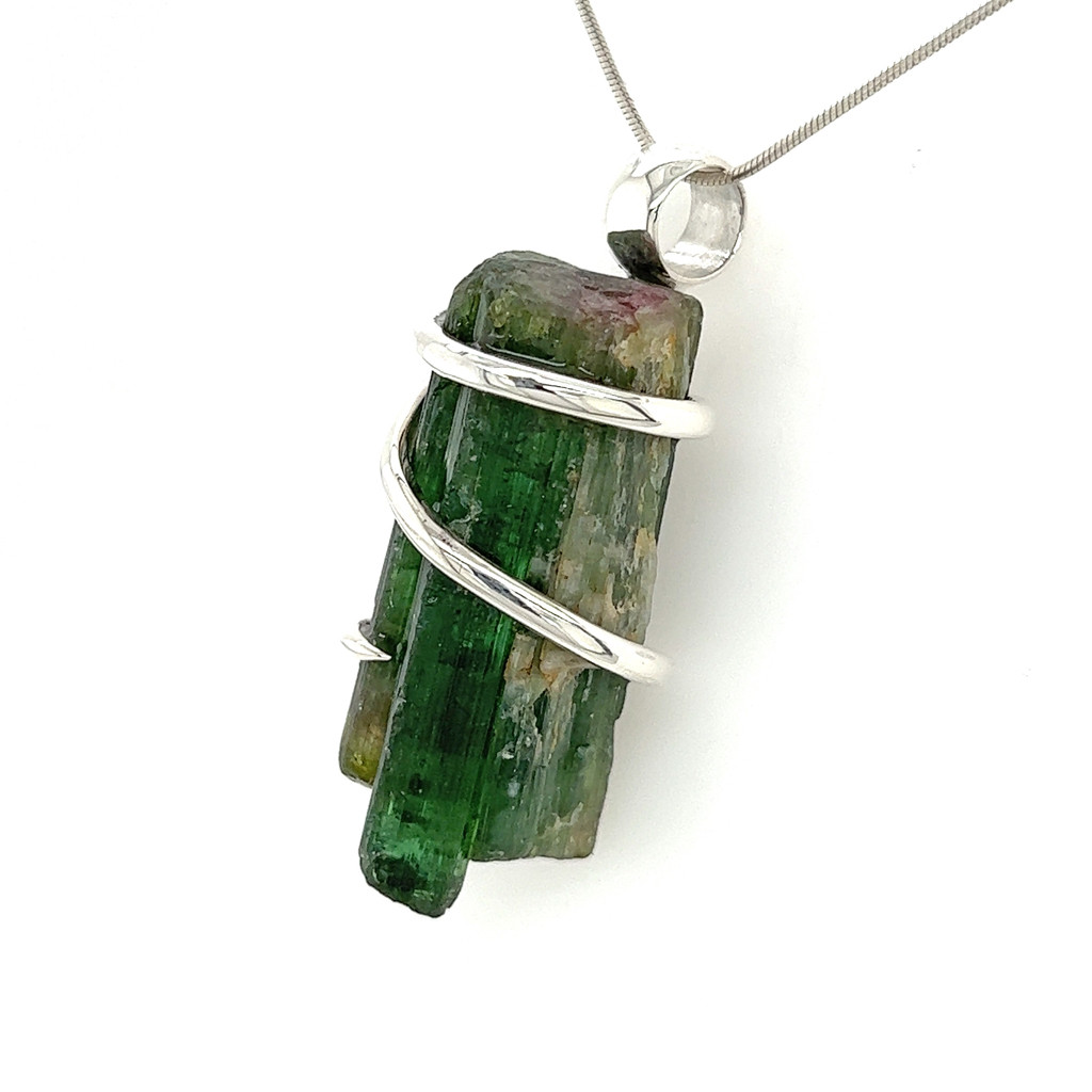 Green Tourmaline Pendant Necklace (M1236)