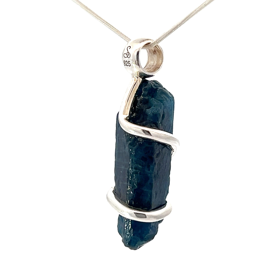 Blue Apatite Pendant Necklace (AE1011)