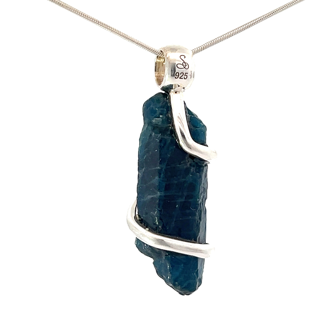 Blue Apatite Pendant Necklace (AE1011)