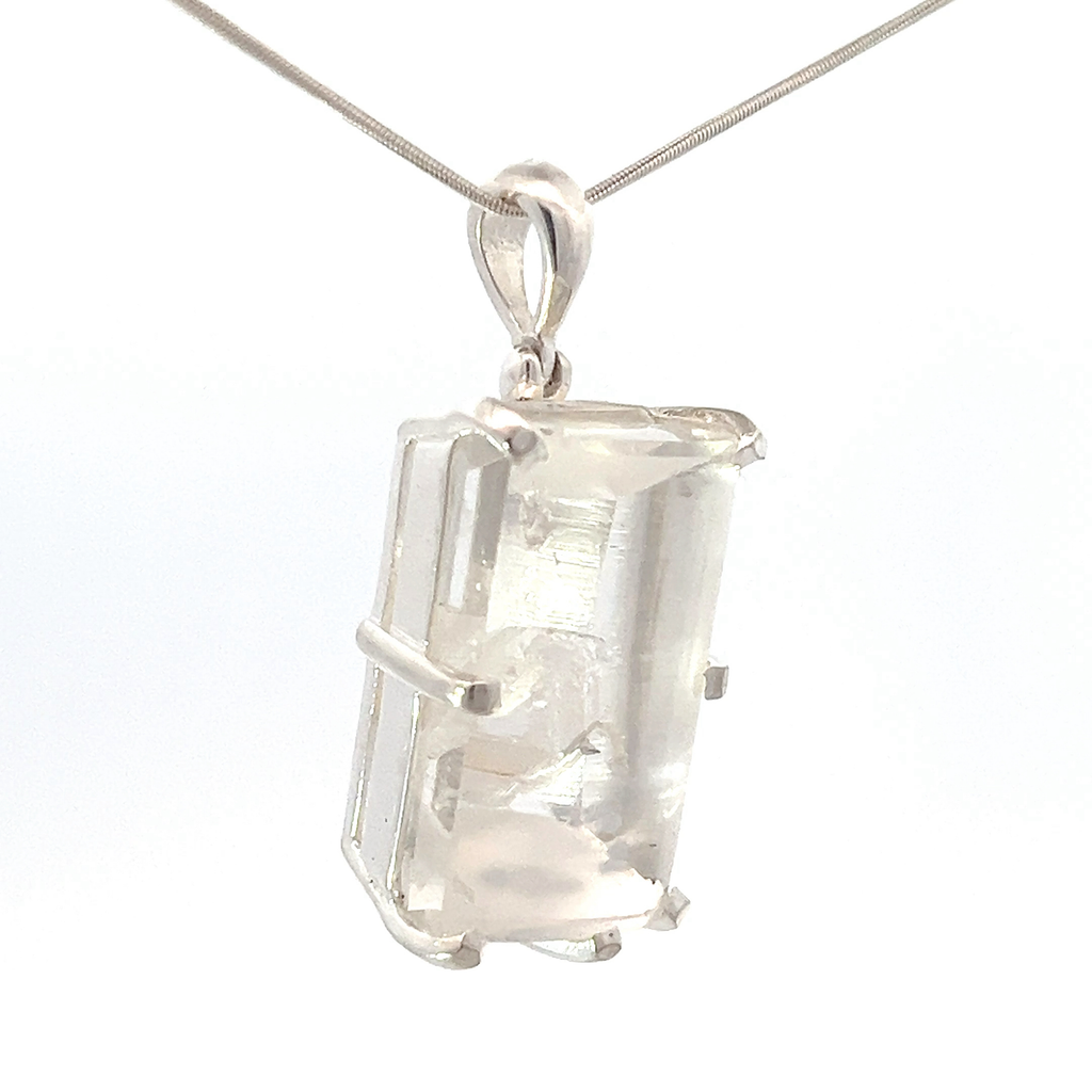 Manifestation Quartz Crystal Pendant (SB1446)