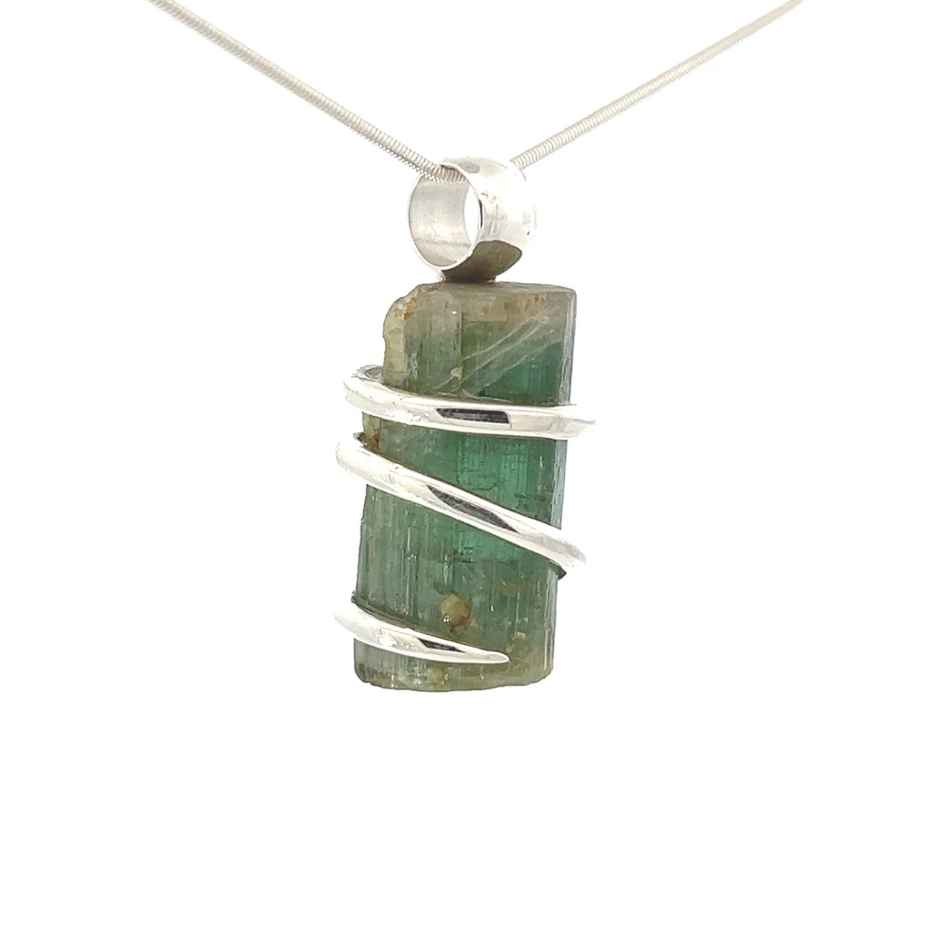 Green Tourmaline Pendant Necklace (M1107)