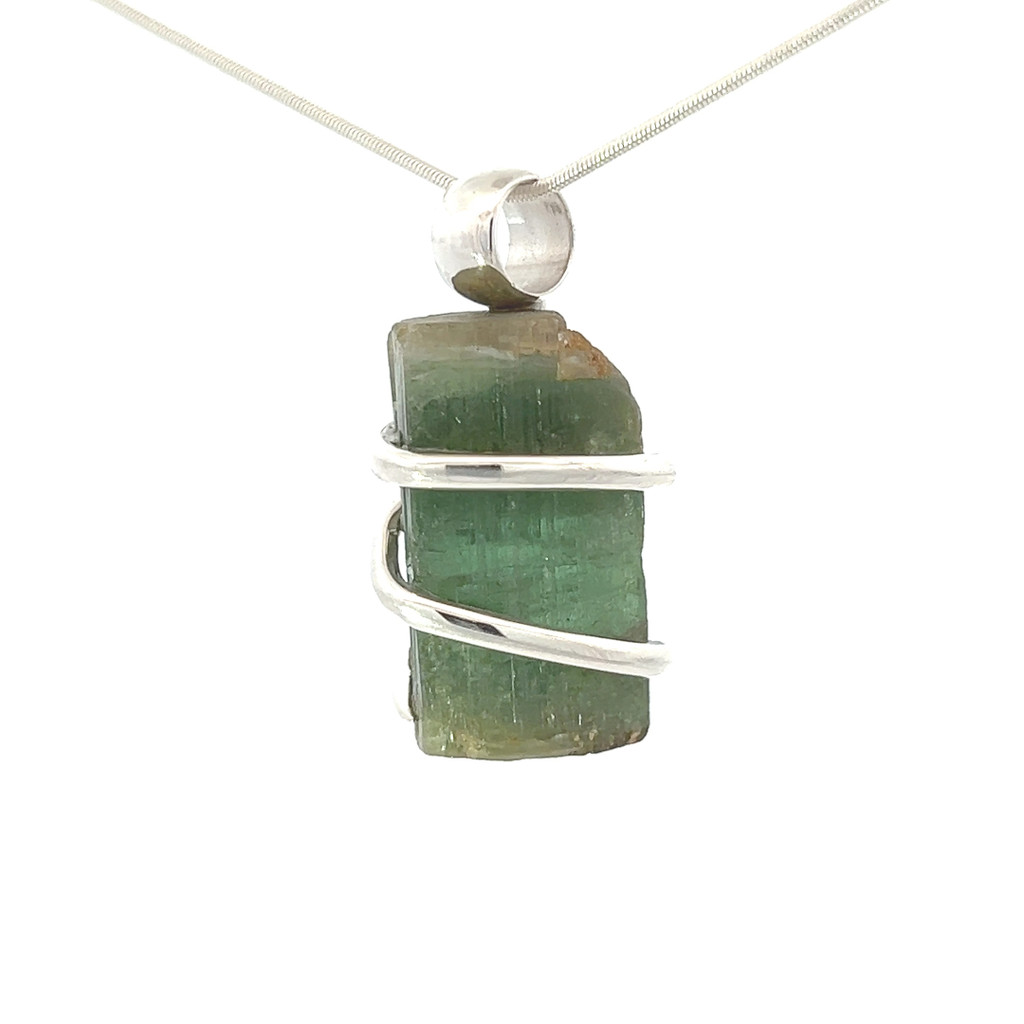 Green Tourmaline Pendant Necklace (M1107)