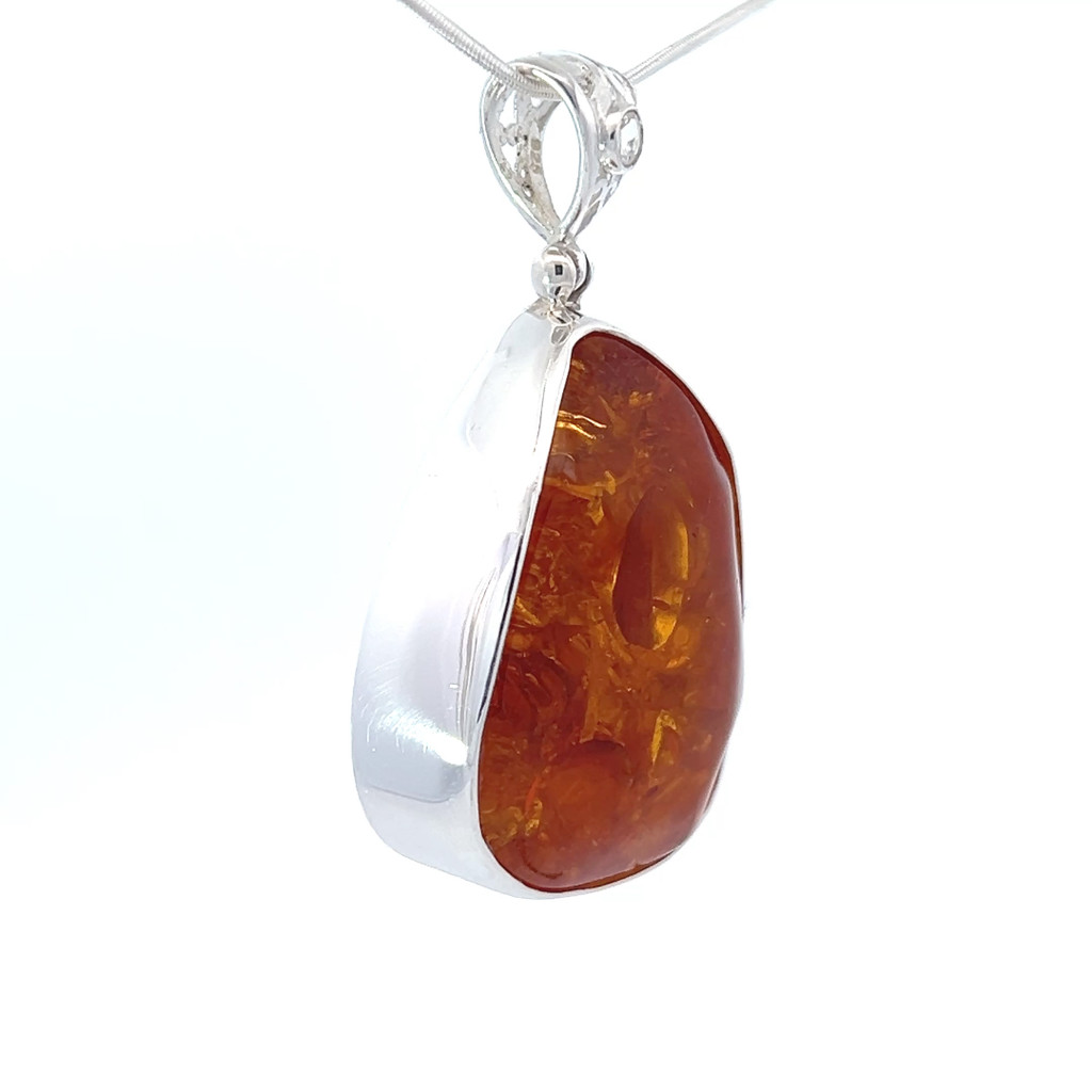 Baltic Amber Pendant Necklace (AE1234)