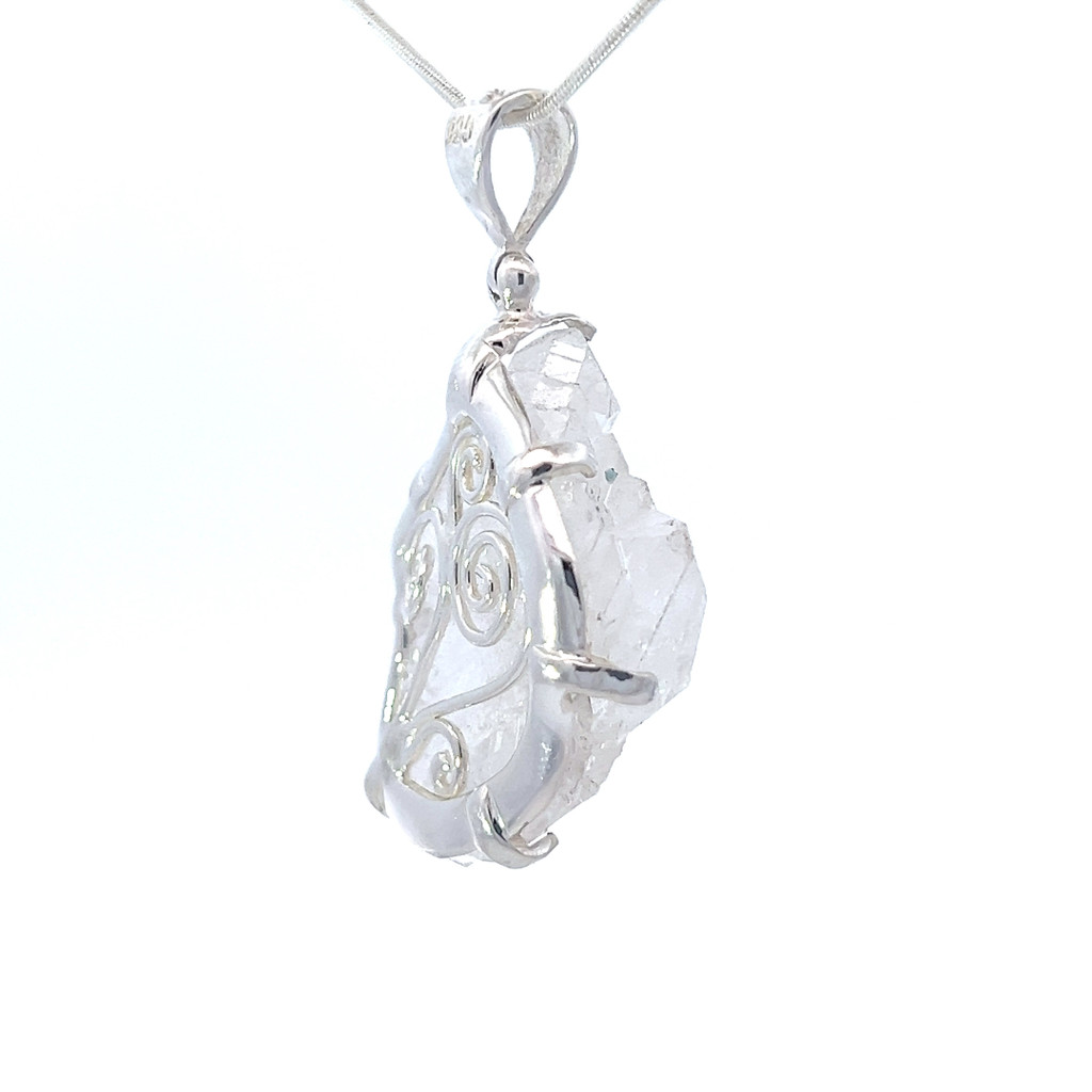 Faden Quartz Pendant Necklace (SB1443)