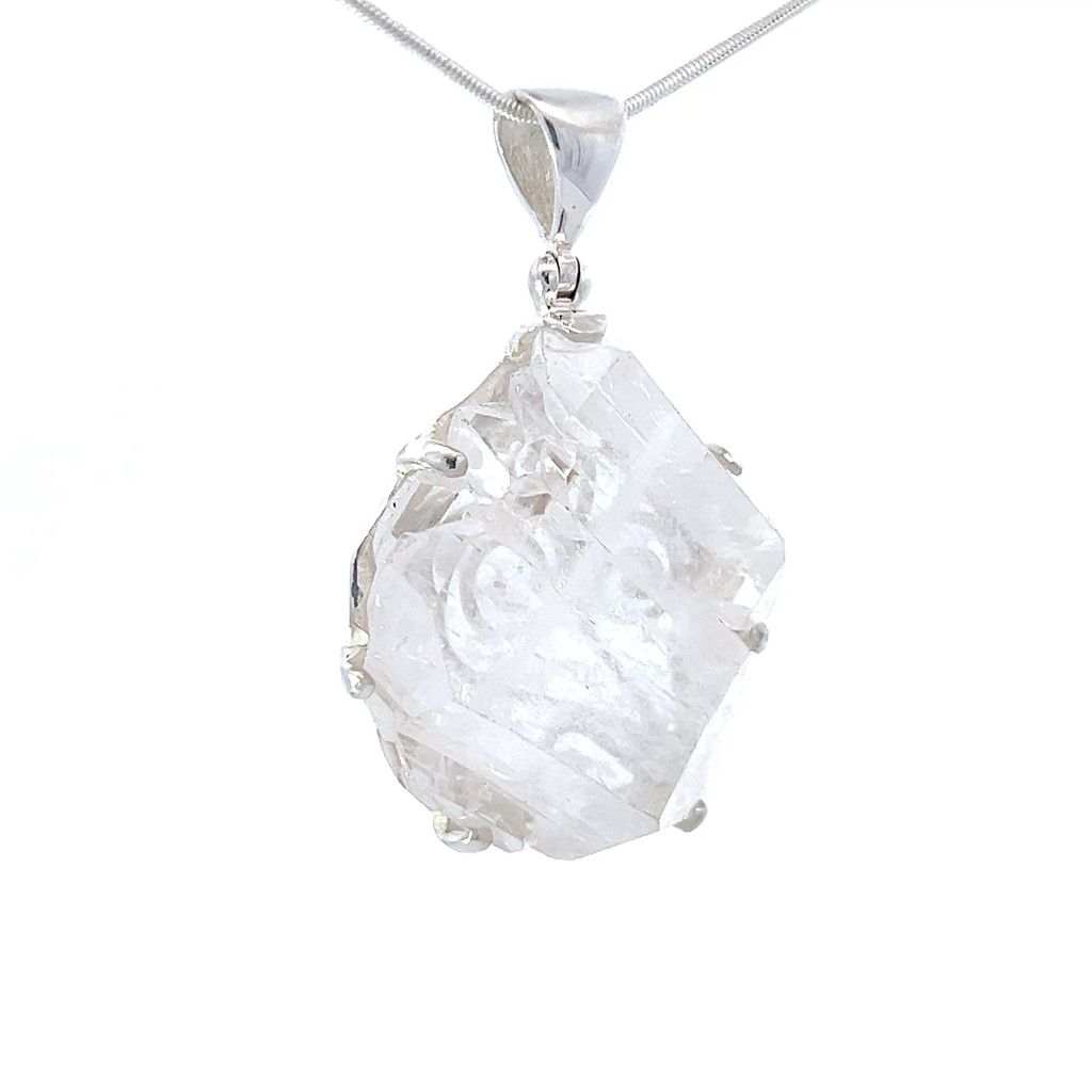 Faden Quartz Pendant Necklace (SB1443)