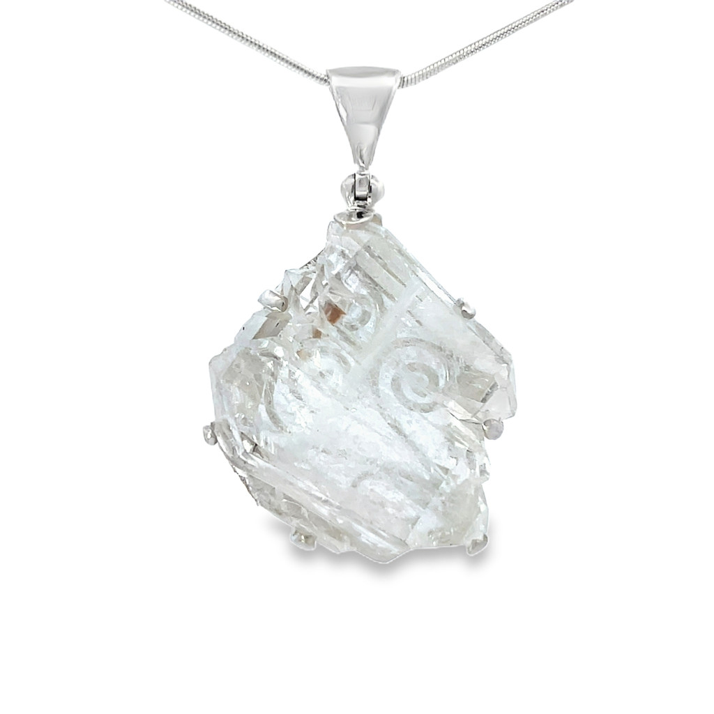 Faden Quartz Pendant Necklace (SB1443)