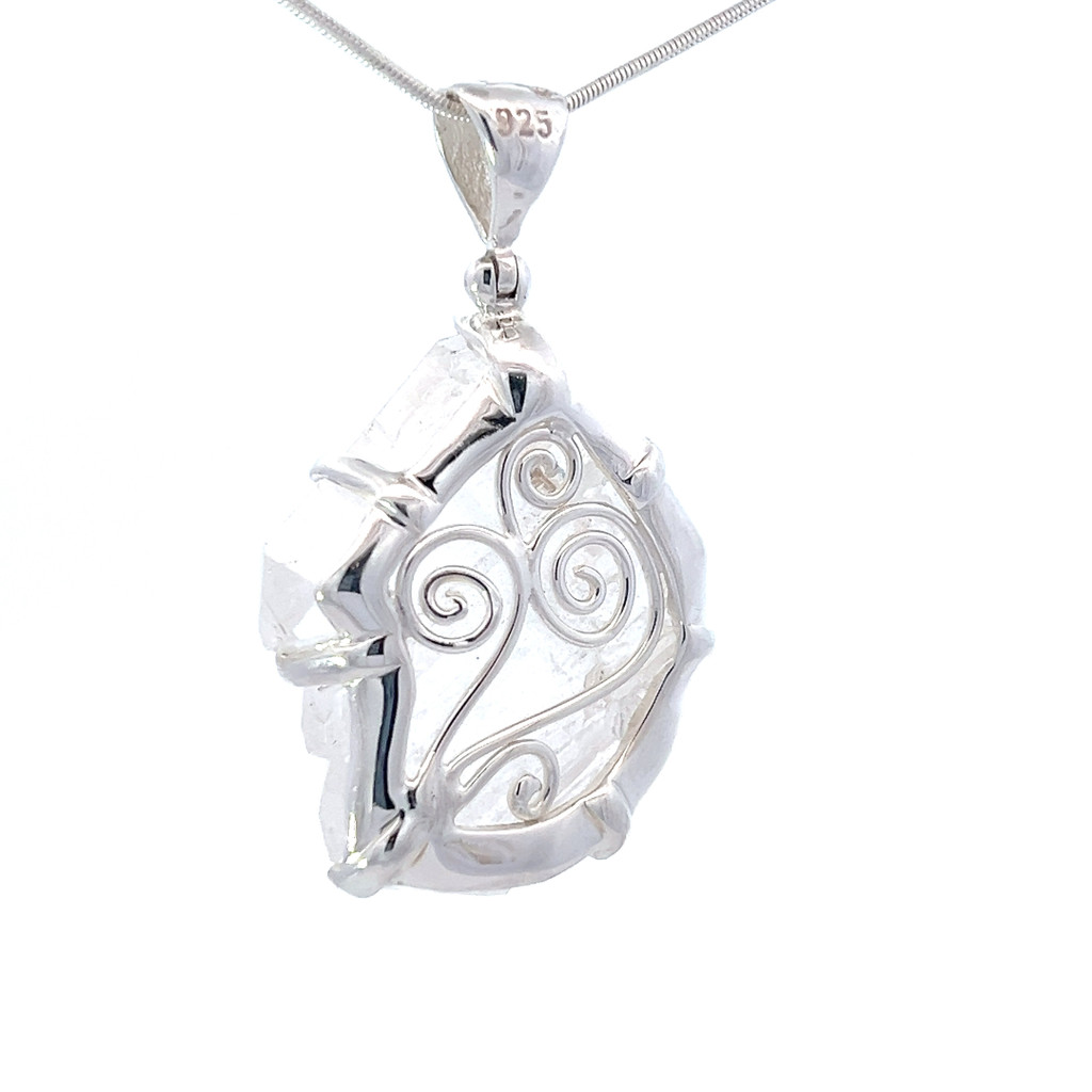 Faden Quartz Pendant Necklace (SB1443)