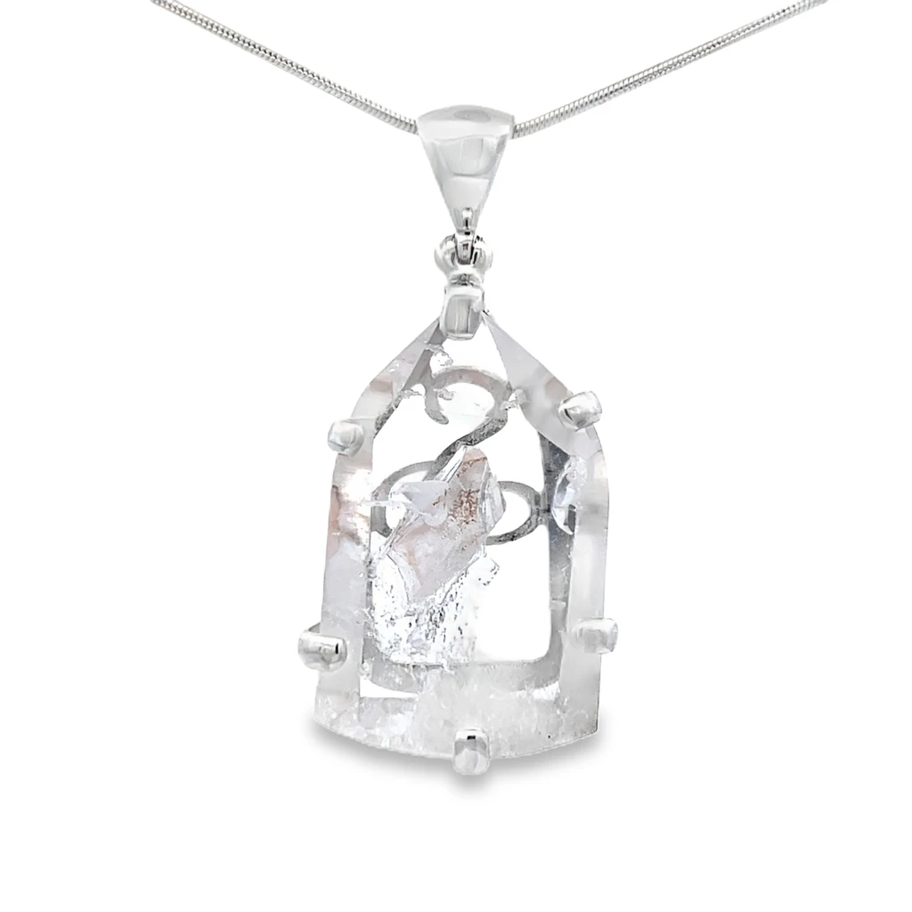 Manifestation Quartz Pendant (AE1005)