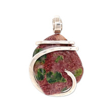 Eclogite Pendant (M1340)