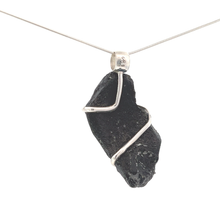 Tektite Crystal Pendant Necklace (M1296)