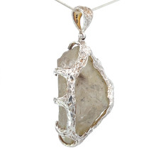 Tibetan Himalayan Quartz Pendant (M1076)