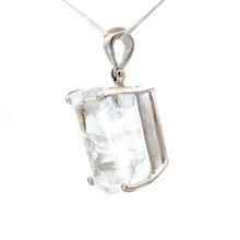 Manifestation Quartz Pendant Necklace (SE1086)